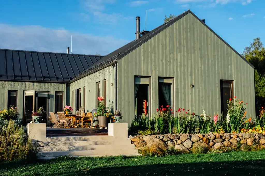Family timber house, Parnumaa